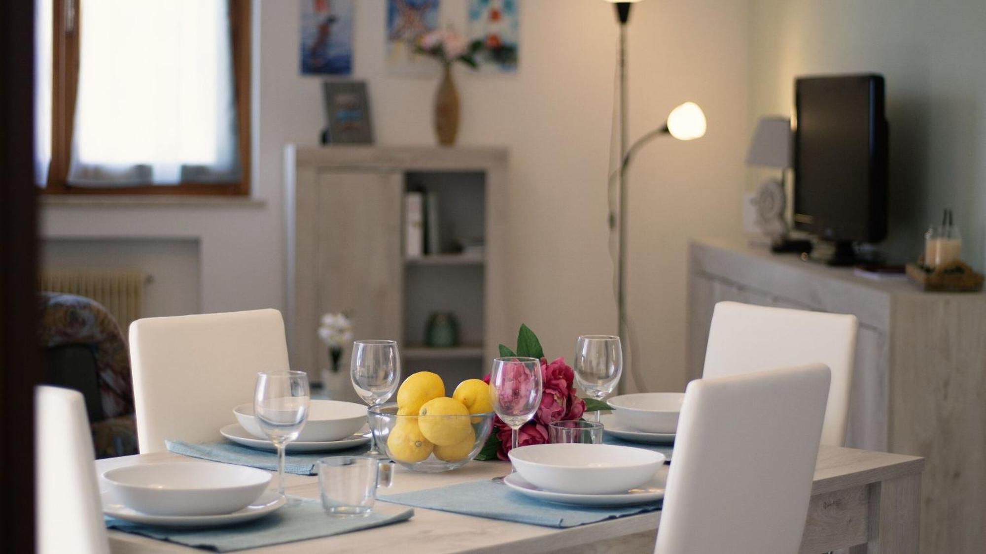 Italian Experience-Numana Suite Parking & Beach Екстериор снимка