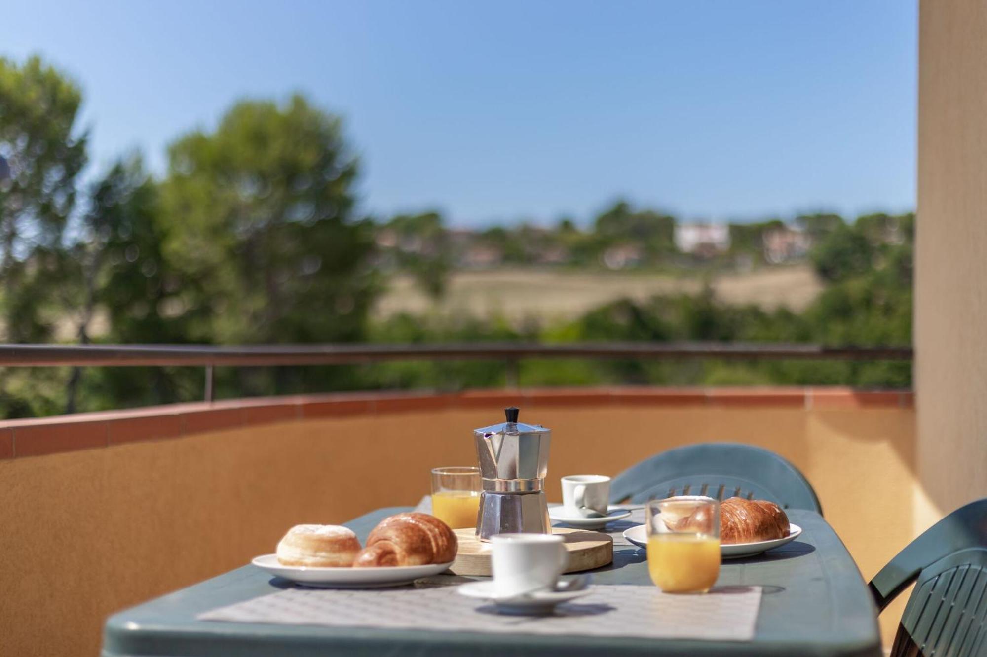 Italian Experience-Numana Suite Parking & Beach Екстериор снимка