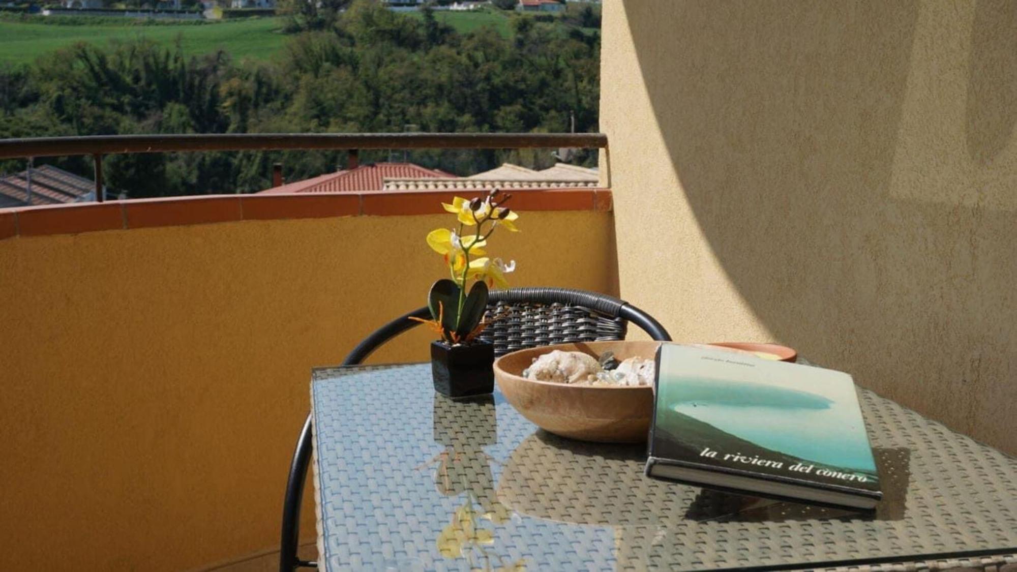 Italian Experience-Numana Suite Parking & Beach Екстериор снимка